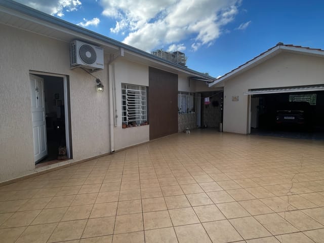Casa 4 quartos e 3 banheiros, à venda, no bairro Centro em Ponta Grossa