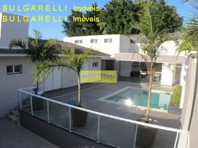 Casa com 750m² 4 quartos e 4 banheiros, à venda, no bairro JARDIM CAXAMBU em Jundiai
