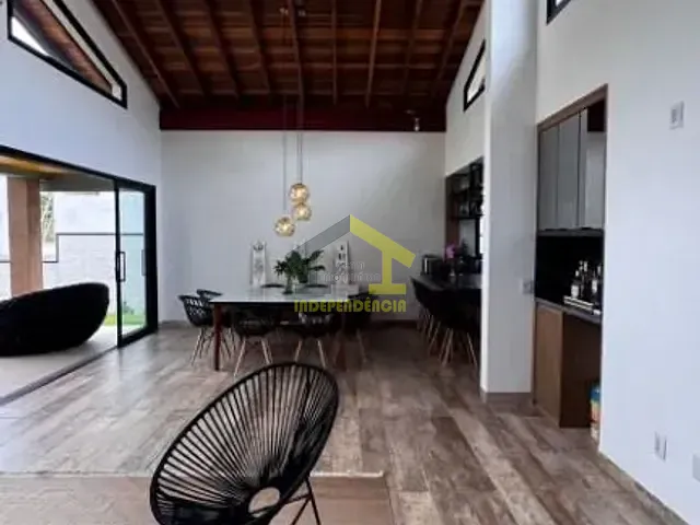 Casa com 1000m² 4 quartos e 5 banheiros, à venda, no bairro Villaggio Paradiso em Itatiba