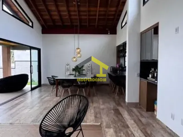 Casa com 1000m² 4 quartos e 5 banheiros, à venda, no bairro Villaggio Paradiso em Itatiba