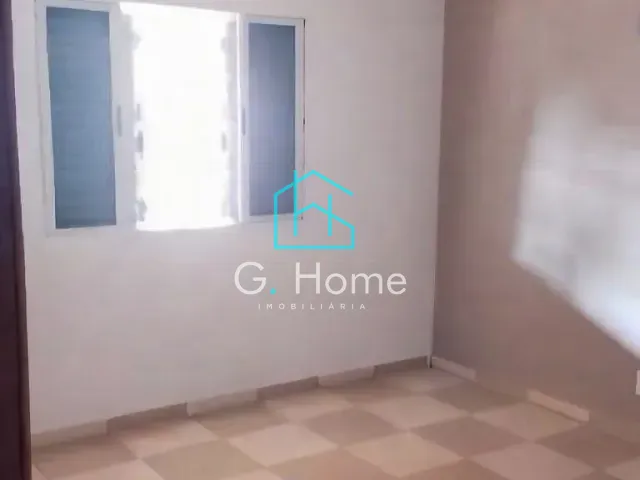 Casa com 300m² 2 quartos e 2 banheiros, à venda, no bairro Parque Residencial Michael Licha em Londrina