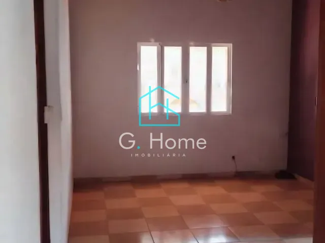 Casa com 300m² 2 quartos e 2 banheiros, à venda, no bairro Parque Residencial Michael Licha em Londrina