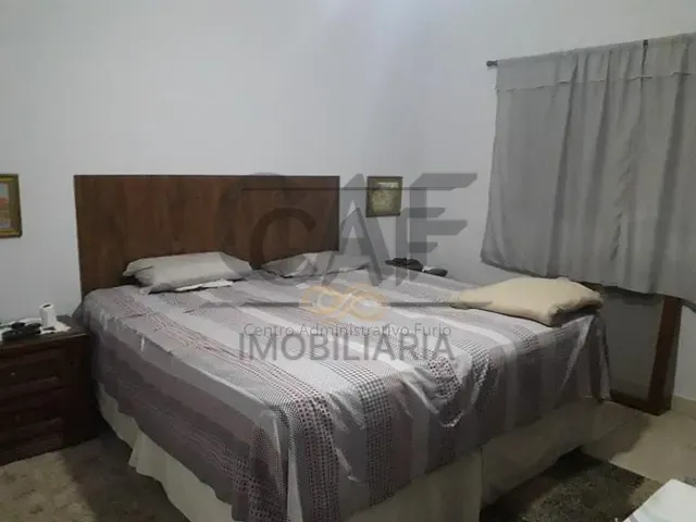 Casa com 300m² 3 quartos e 6 banheiros, à venda, no bairro Parque Residencial Imigrantes em Holambra