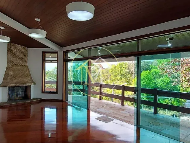 Casa com 505m² 4 quartos e 5 banheiros, à venda ou para alugar, no bairro Jardim Emília em Sorocaba