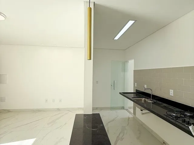 Casa 2 quartos e 2 banheiros, à venda, no bairro Vale das Palmeiras em Macaé