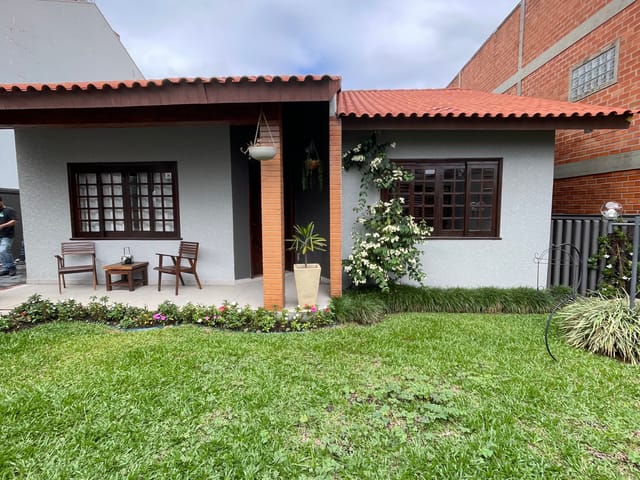 Casa com 125m² 4 quartos e 3 banheiros, à venda, no bairro Orfãs em Ponta Grossa