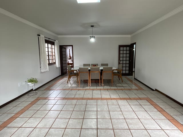 Casa com 125m² 4 quartos e 3 banheiros, à venda, no bairro Orfãs em Ponta Grossa