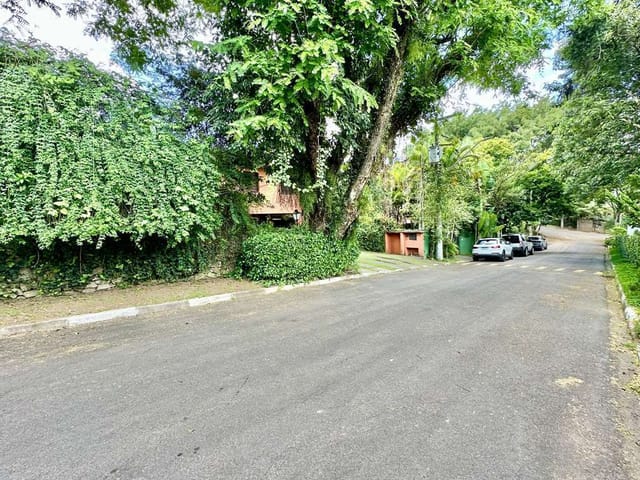Casa com 1400m² 4 quartos e 4 banheiros, à venda, no bairro Recanto Impla em Carapicuíba