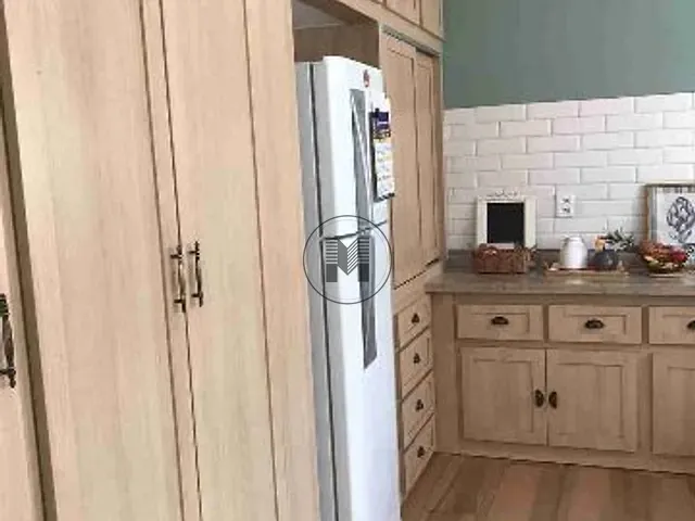 Casa com 300m² 4 quartos e 2 banheiros, à venda, no bairro Vila Paraíba em Guaratinguetá