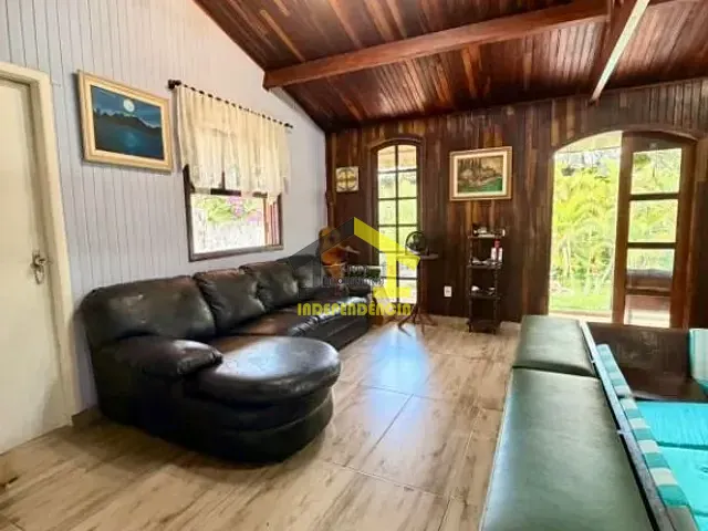 Casa com 610m², para alugar, no bairro Altos de São Fernando em Jandira