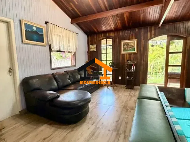 Casa com 610m² 3 quartos e 4 banheiros, para alugar, no bairro Altos de São Fernando em Jandira