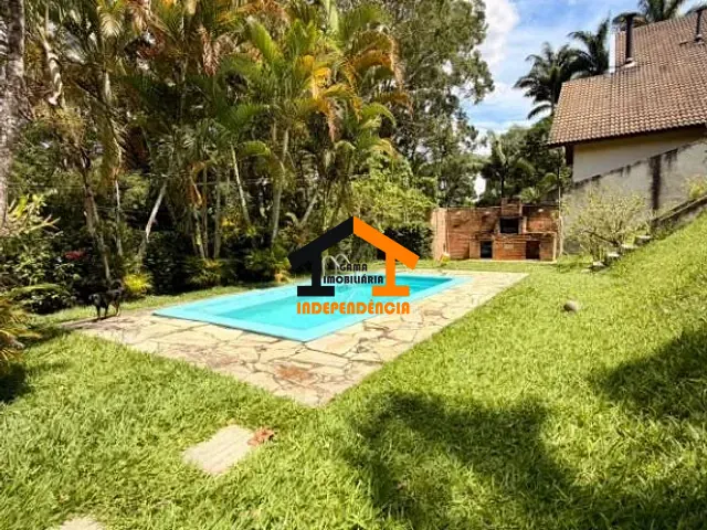 Casa com 610m² 3 quartos e 4 banheiros, para alugar, no bairro Altos de São Fernando em Jandira