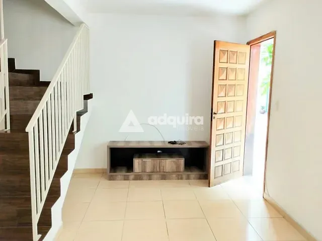 Casa 3 quartos e 2 banheiros, à venda, no bairro Jardim Carvalho em Ponta Grossa