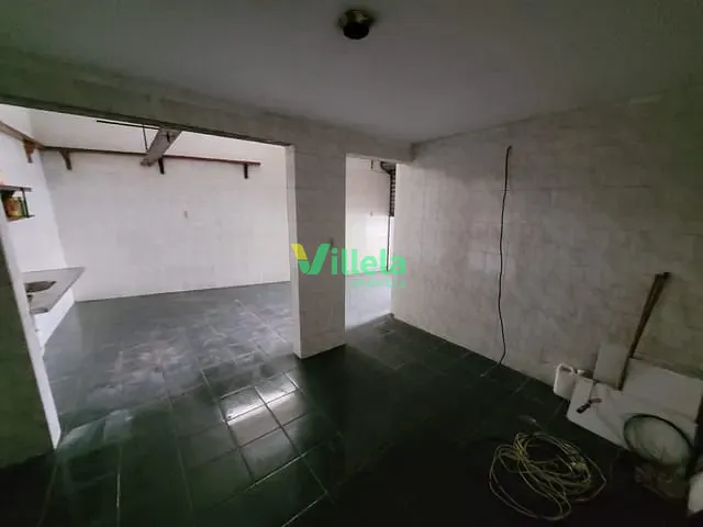 Casa 2 quartos e 2 banheiros, à venda ou para alugar, no bairro Jardim Mossapyra em Itaquaquecetuba