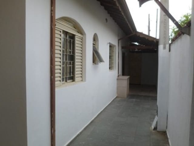 Casa com 300m² 3 quartos e 2 banheiros, à venda, no bairro Jardim Gurilândia em Taubaté