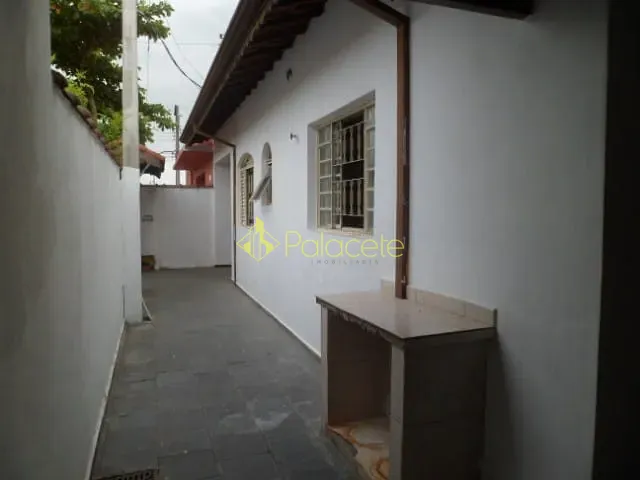 Casa com 300m² 3 quartos e 2 banheiros, à venda, no bairro Jardim Gurilândia em Taubaté