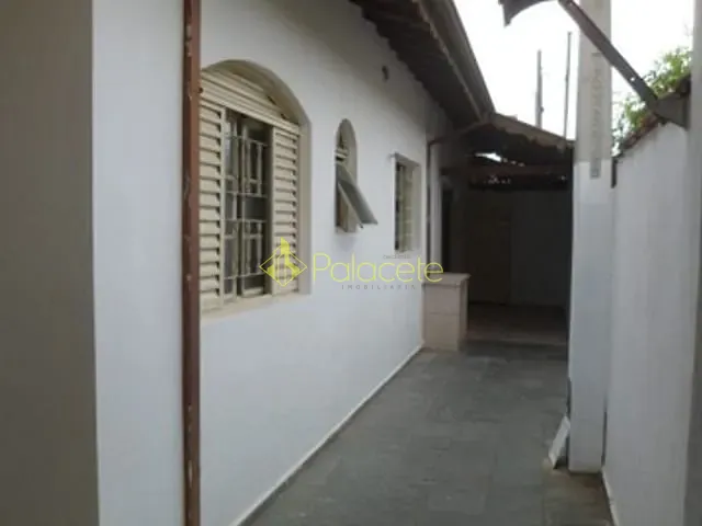 Casa com 300m² 3 quartos e 2 banheiros, à venda, no bairro Jardim Gurilândia em Taubaté