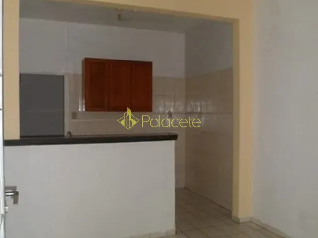 Casa com 300m² 3 quartos e 2 banheiros, à venda, no bairro Jardim Gurilândia em Taubaté