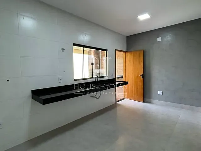 Casa com 260m² 3 quartos e 3 banheiros, à venda, no bairro Cardoso Continuação em Aparecida de Goiânia