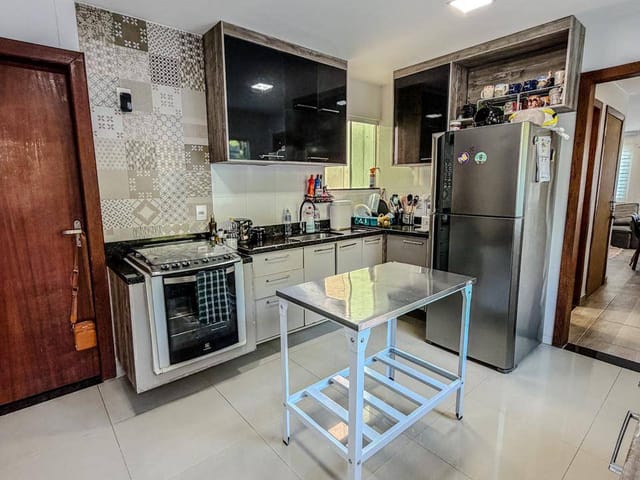 Casa 3 quartos e 4 banheiros, à venda, no bairro Jardim Vitória em Macaé