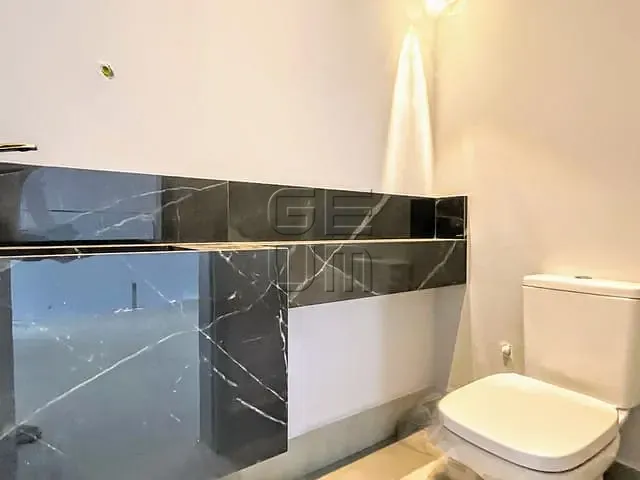 Casa com 264m² 3 quartos e 5 banheiros, à venda, no bairro Conjunto Habitacional Alexandre Urbanas em Londrina