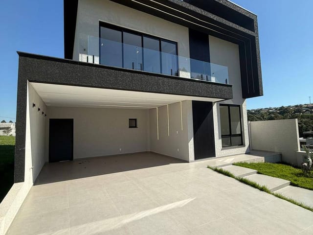 Casa com 240m² 4 quartos e 5 banheiros, à venda, no bairro Orfãs em Ponta Grossa