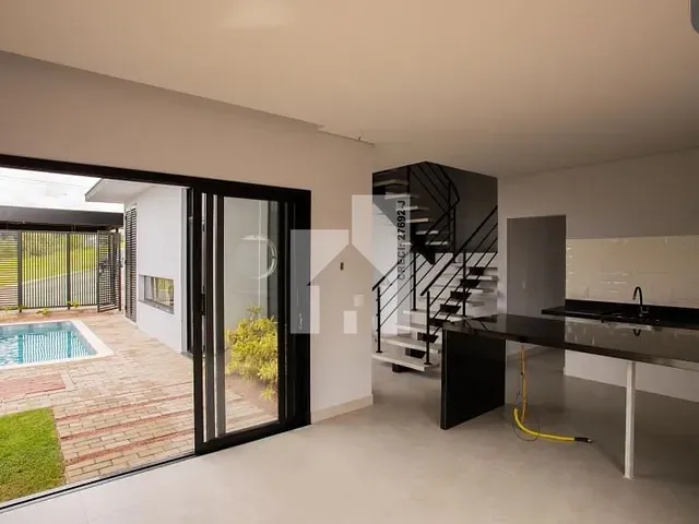 Casa com 250m² 3 quartos e 4 banheiros, à venda, no bairro Nova Era em Itupeva