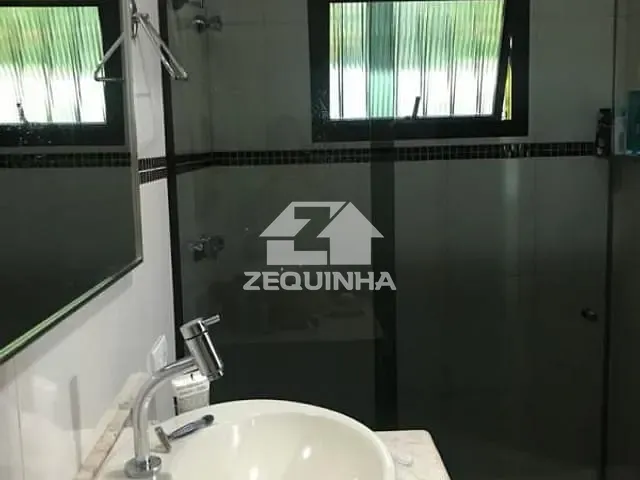 Casa com 1125m² 4 quartos e 5 banheiros, à venda, no bairro Alpes dos Aracas (jordanesia) em Cajamar