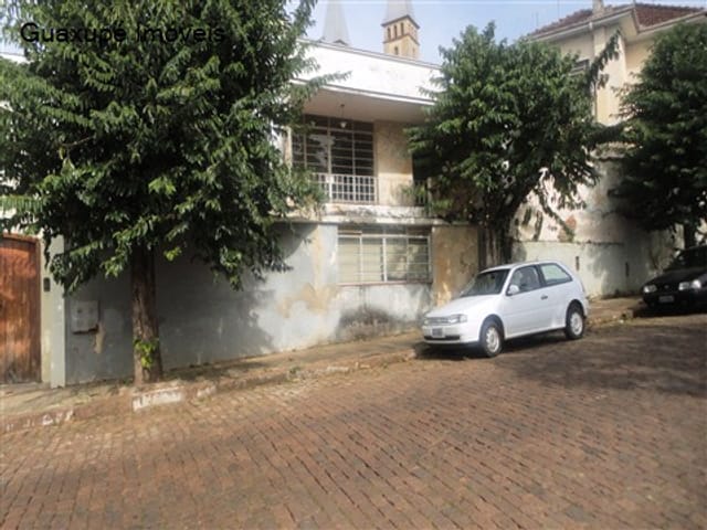 Foto do Casa - Casa no centro com ótima localização, Com sala Cozinha dois dormitórios e um banheiro, em 180 m² de área contruida. | Guaxupé Imóveis Ltda