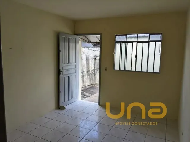 Casa 2 quartos e 1 banheiro, à venda, no bairro PINHEIRINHO em Curitiba