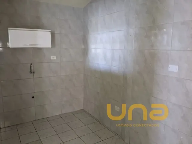 Casa 2 quartos e 1 banheiro, à venda, no bairro PINHEIRINHO em Curitiba