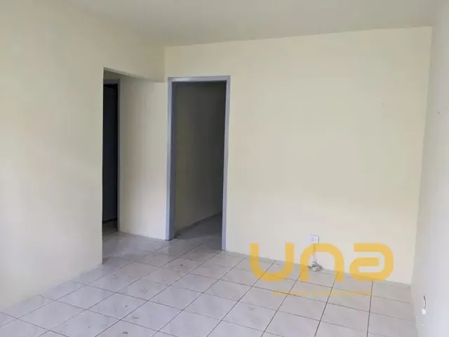 Casa 2 quartos e 1 banheiro, à venda, no bairro PINHEIRINHO em Curitiba