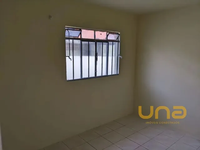 Casa 2 quartos e 1 banheiro, à venda, no bairro Pinheirinho em Curitiba
