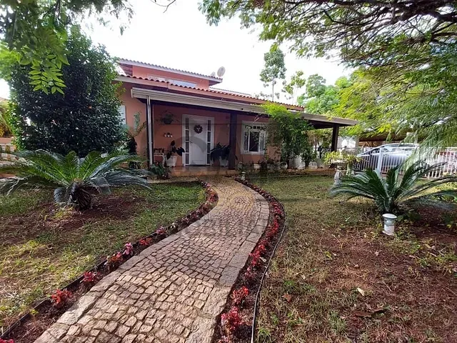 Casa com 1000m² 4 quartos e 5 banheiros, à venda, no bairro Guedes em Jaguariúna