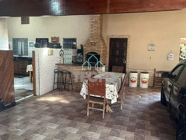 Casa com 300m², à venda, no bairro Parque Sabará em Taubaté