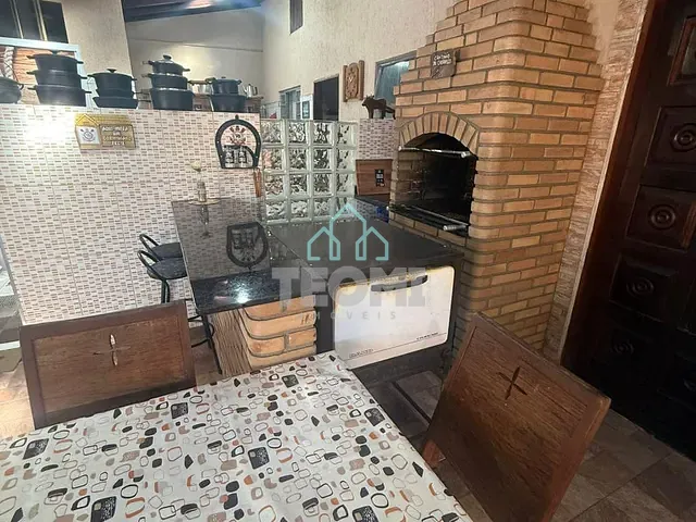 Casa com 300m², à venda, no bairro Parque Sabará em Taubaté