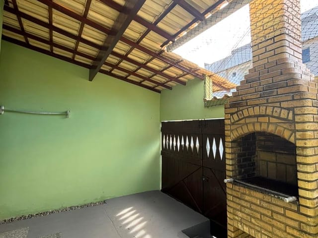 Casa 2 quartos e 2 banheiros, para alugar, no bairro Riviera Fluminense em Macaé