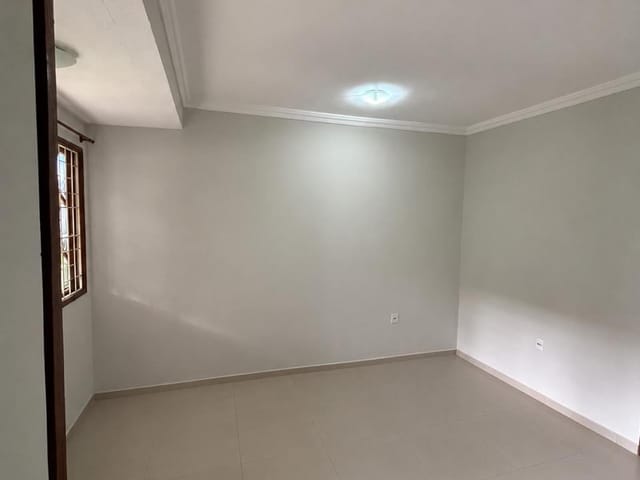 Casa 2 quartos e 2 banheiros, para alugar, no bairro Riviera Fluminense em Macaé