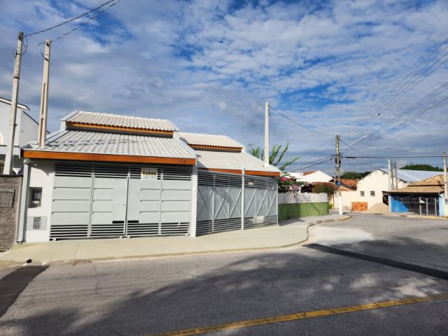 Casa com 140m² 3 quartos e 1 banheiro, à venda, no bairro Crispim em Pindamonhangaba