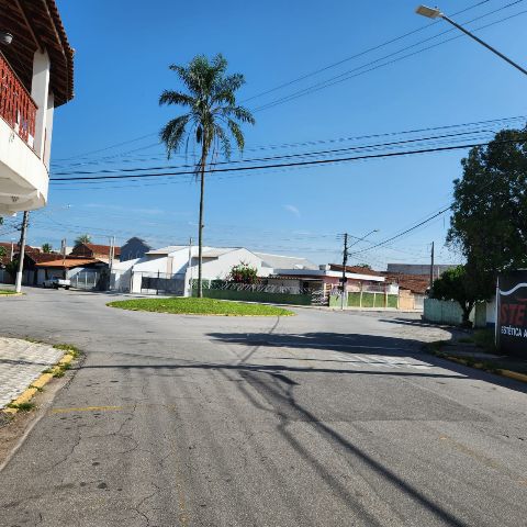 Casa com 140m² 3 quartos e 1 banheiro, à venda, no bairro Crispim em Pindamonhangaba