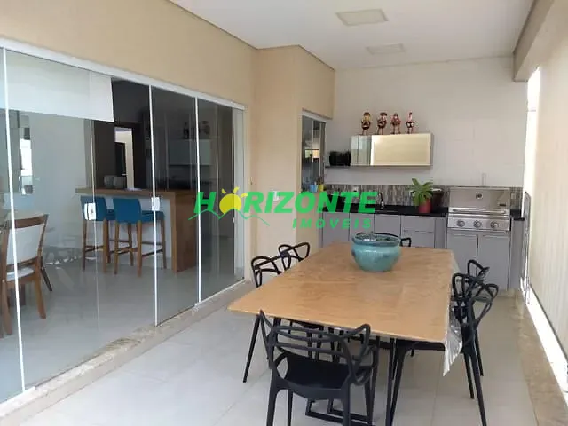Casa com 250m² 4 quartos e 4 banheiros, à venda, no bairro Reserva do Vale em Caçapava