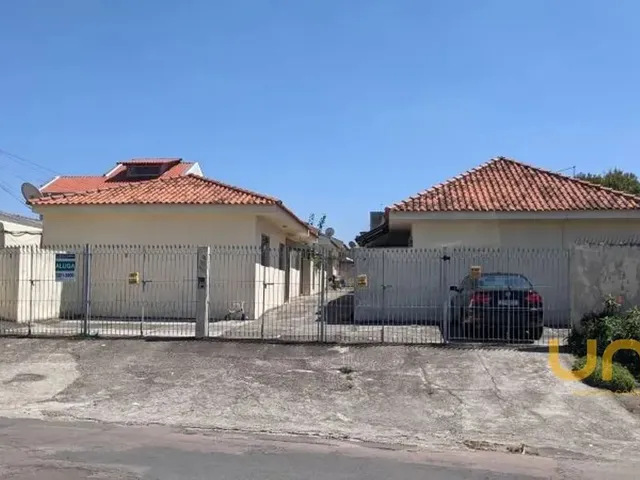 Casa 2 quartos e 1 banheiro, à venda, no bairro Pinheirinho em Curitiba
