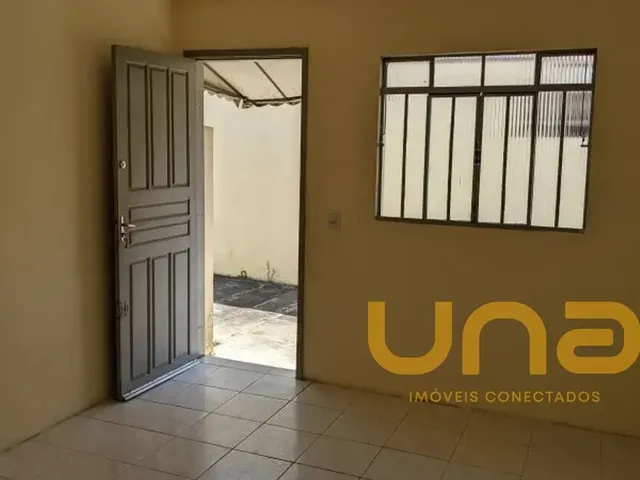 Casa 2 quartos e 1 banheiro, à venda, no bairro PINHEIRINHO em Curitiba