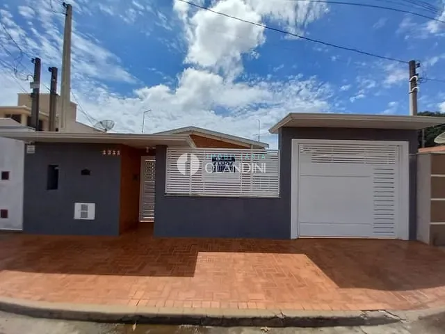 Casa com 300m² 2 quartos e 1 banheiro, para alugar, no bairro Jardim de Faveri em Artur Nogueira