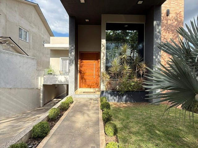 Casa com 211m² 3 quartos e 4 banheiros, à venda, no bairro Jardim Carvalho em Ponta Grossa