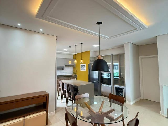 Casa com 211m² 3 quartos e 4 banheiros, à venda, no bairro Jardim Carvalho em Ponta Grossa