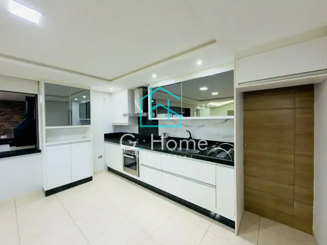 Casa 3 quartos e 2 banheiros, para alugar, no bairro Jardim Tókio em Londrina