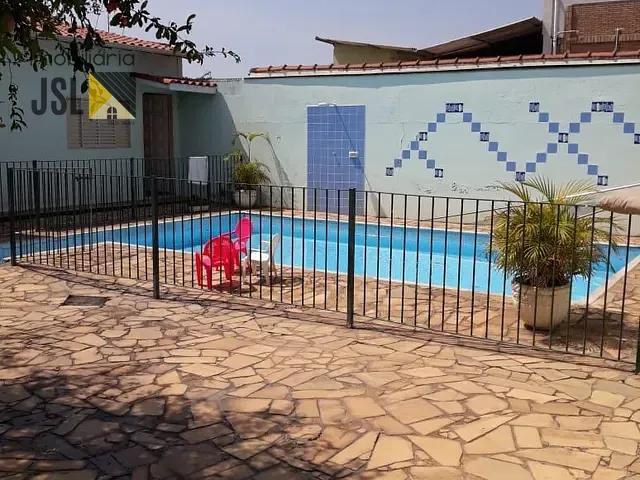 Casa com 520m² 3 quartos e 4 banheiros, à venda, no bairro Vila Resende em Caçapava