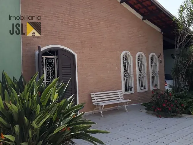 Casa com 520m² 3 quartos e 4 banheiros, à venda, no bairro Vila Resende em Caçapava