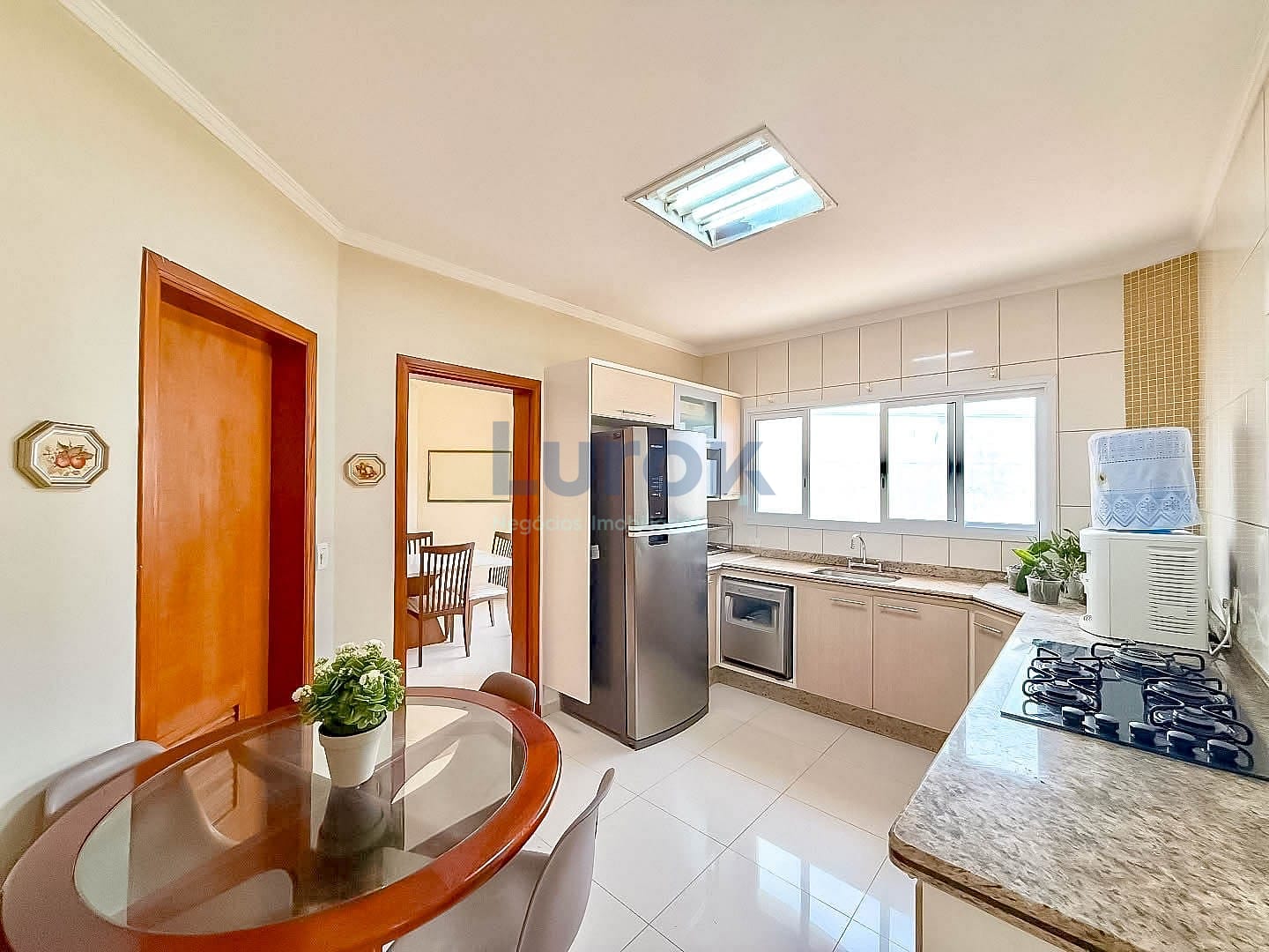 Casa, 3 quartos, 238 m² - Foto 10